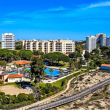 Pestana Dom Joao Ii & מלון אלבור