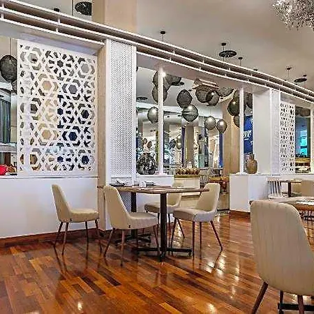Pestana Dom Joao Ii & מלון אלבור